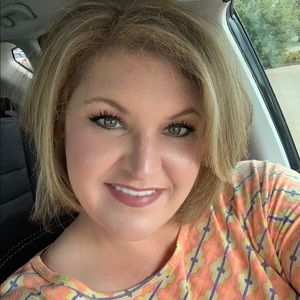 Meet your Posher, Monica